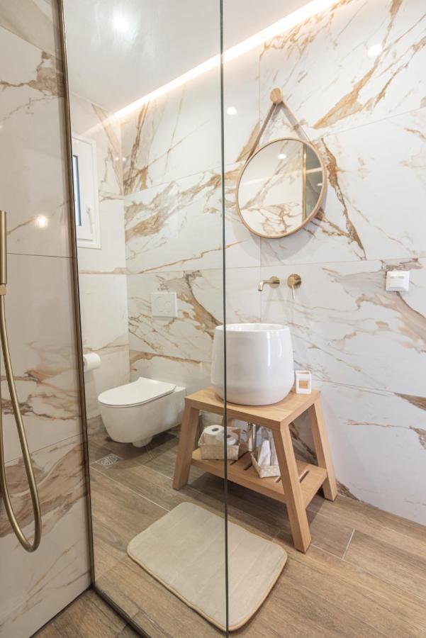 2Bdroom Plaka Apartment アテネ エクステリア 写真